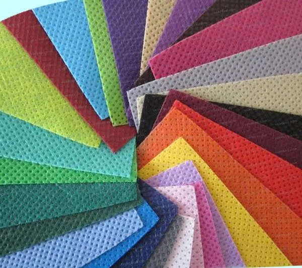 Полиамидное волокно нетканого материала